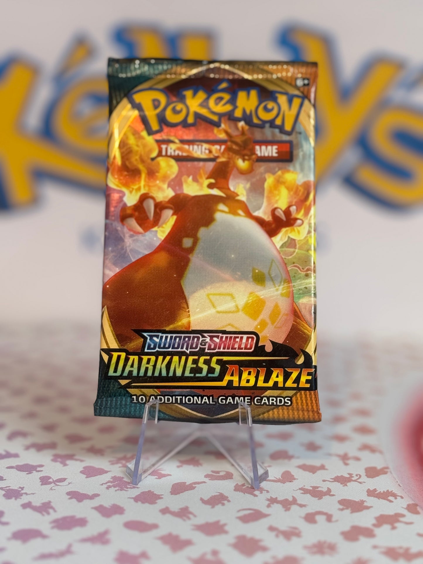 Pokémon TCG: Sword & Shield - DARKNESS ABLAZE